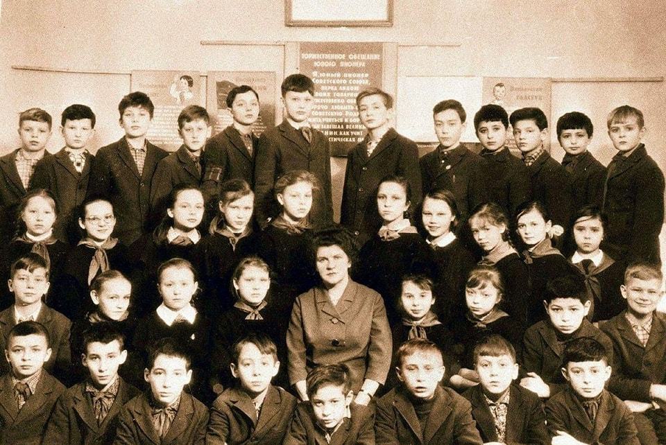 Obrázek skola c193 Leningrad 1965 Najdi Putlera