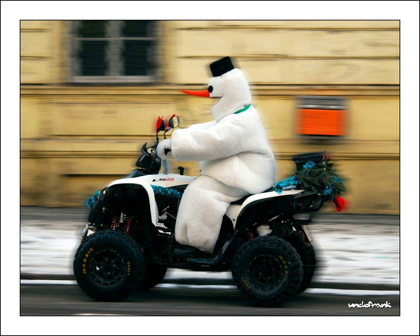 Obrázek snehulak na ctyrkolce