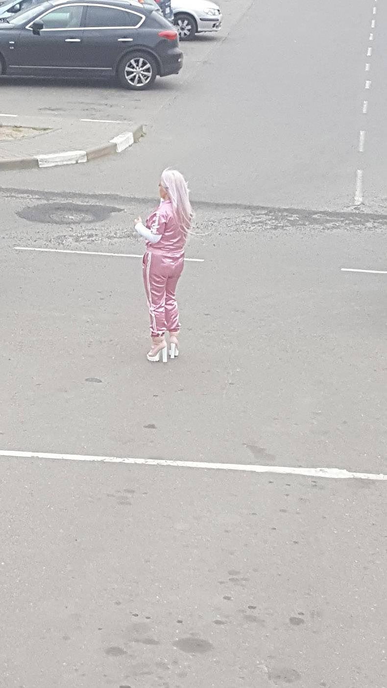 Obrázek socialni pracovnice v terenu    