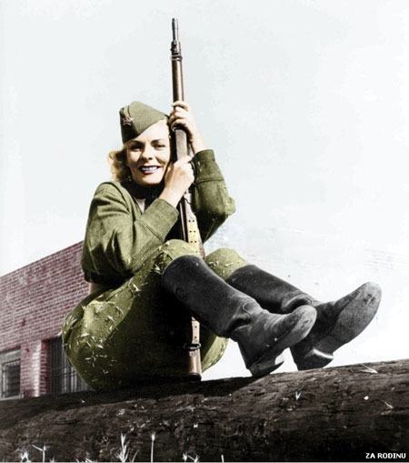 Obrázek soviet-female-russian-soldier-lkqfZq