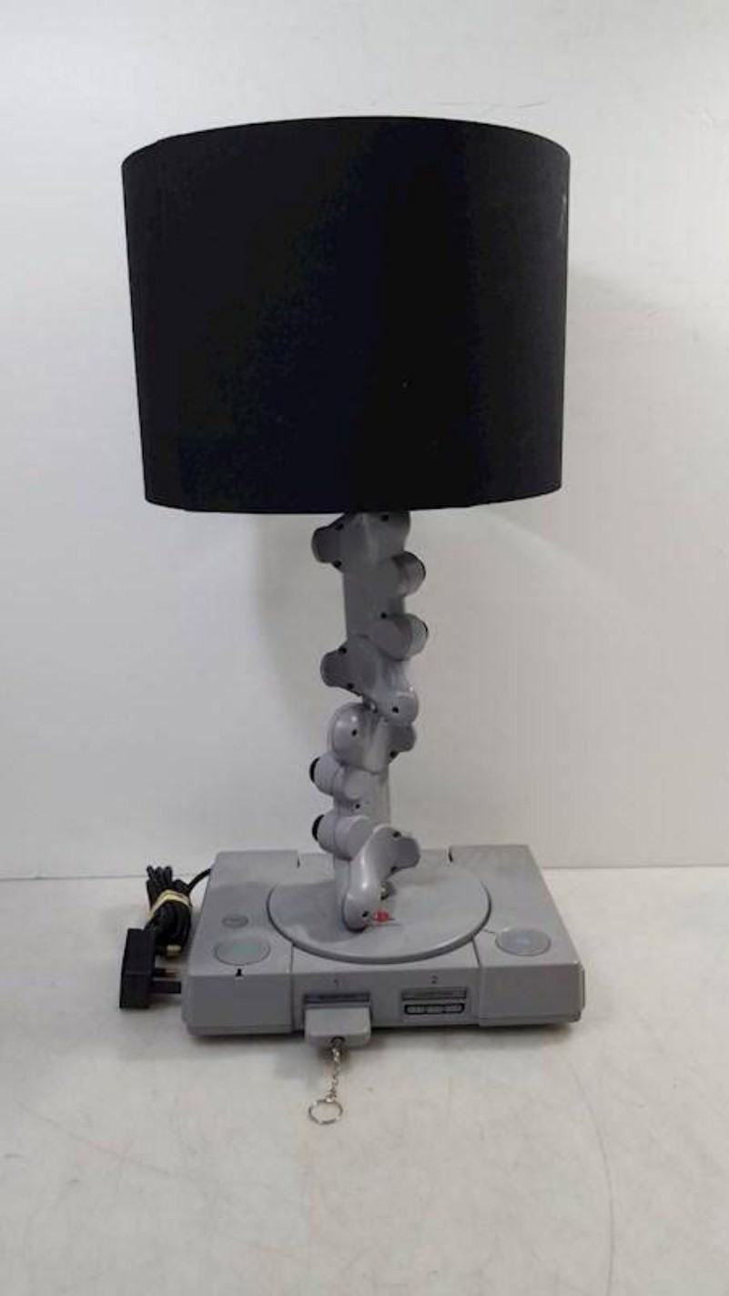 Obrázek starozitna lampa
