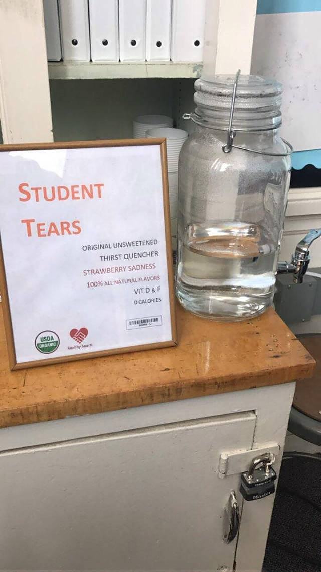Obrázek student tears  