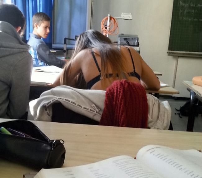 Obrázek too hot in the classroom