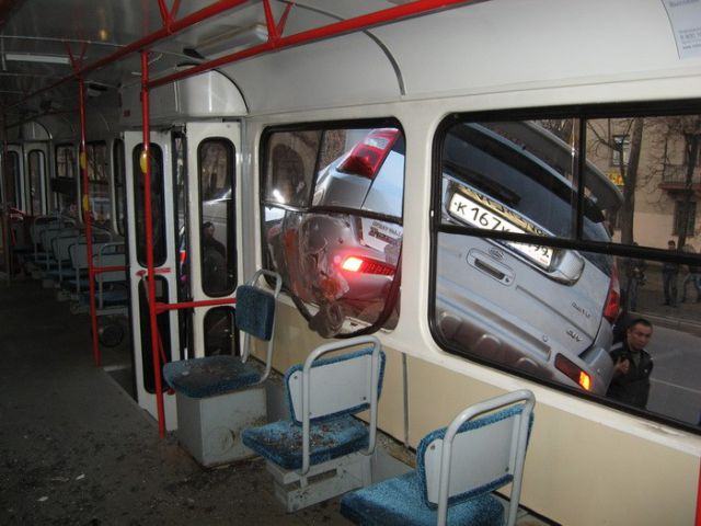 Obrázek tramvaj vs auto 2