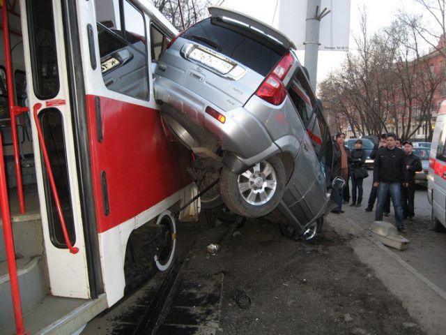 Obrázek tramvaj vs auto 3