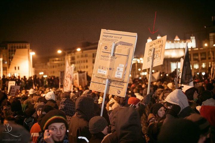 Obrázek trolujuci protester