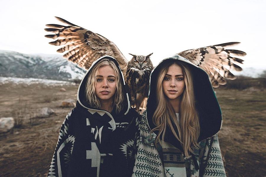Obrázek two girls one owl