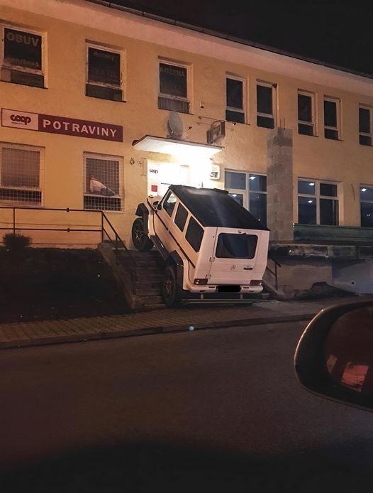 Obrázek zakaz parkovania na chodnikoch