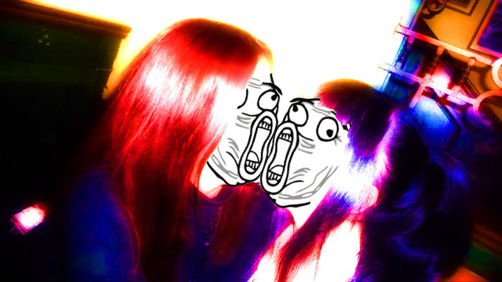 lolkiss.jpg lolkiss.jpg