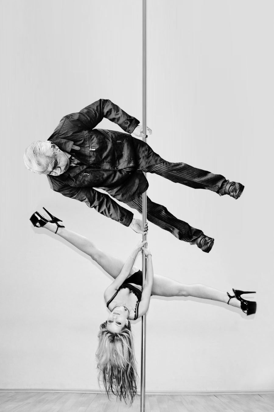 pole_dance.jpg pole_dance.jpg