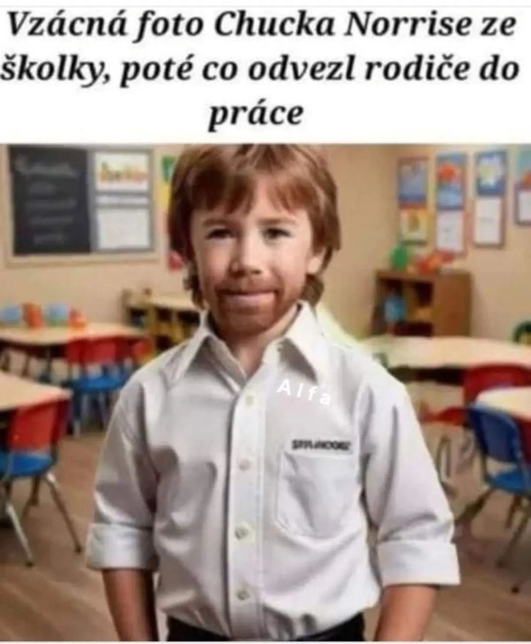 Obrázek Chuck ve skolce